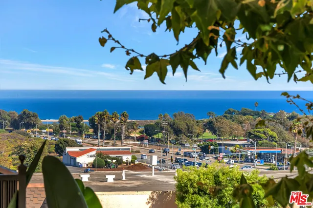 $750,000 | 23901 Civic Center Way, Unit D238, Malibu, CA 90265