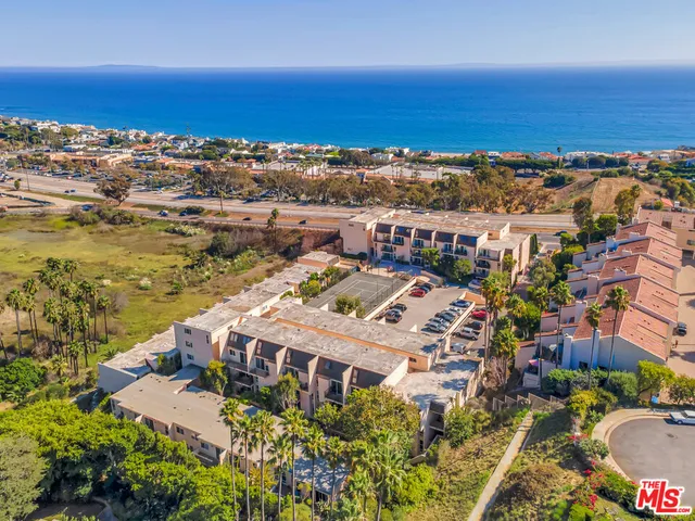 $750,000 | 23901 Civic Center Way, Unit D238, Malibu, CA 90265