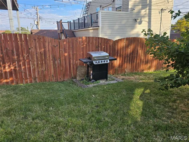 $1,175 | 1830 Russell Boulevard, St. Louis, MO 63104