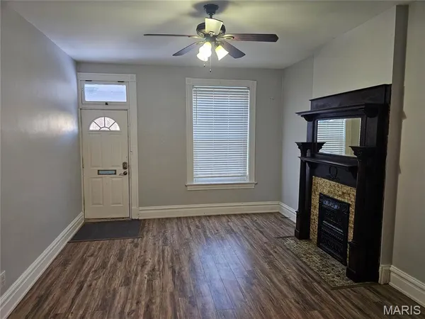 $1,175 | 1830 Russell Boulevard, St. Louis, MO 63104