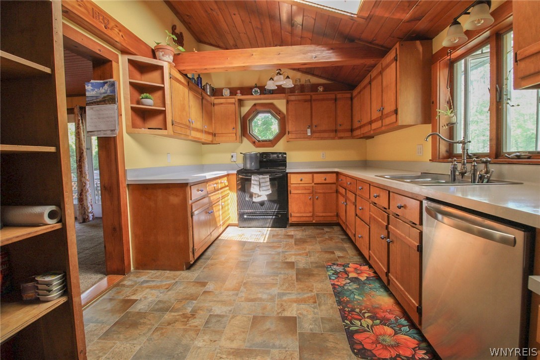 10246 Mill Road Ridgeway, NY 14103 - Photo 3 of 47