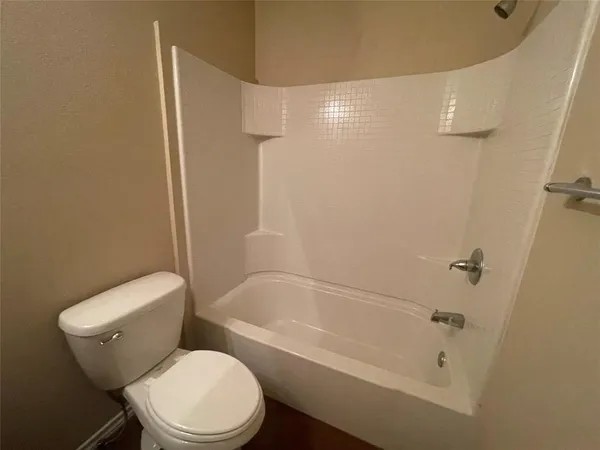 $1,650 | 3829 Branch Way, Benbrook, TX 76116