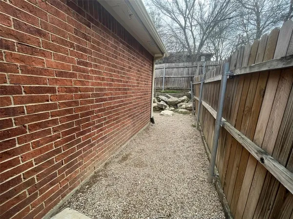 $1,650 | 3829 Branch Way, Benbrook, TX 76116