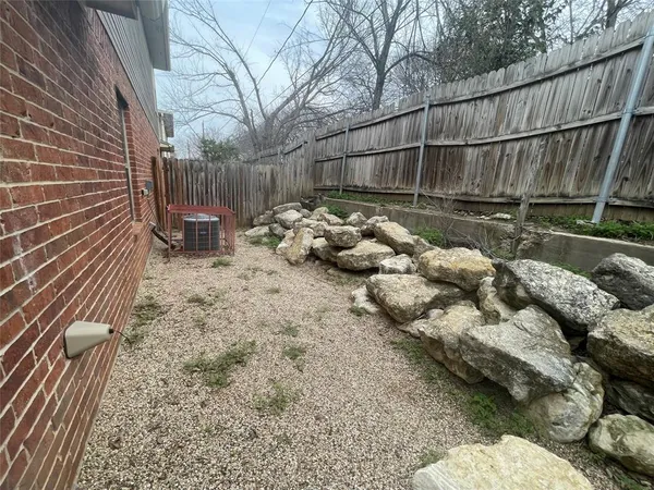$1,650 | 3829 Branch Way, Benbrook, TX 76116