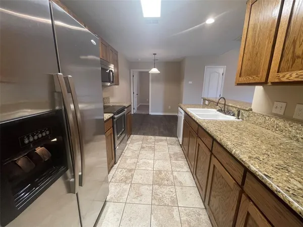 $1,650 | 3829 Branch Way, Benbrook, TX 76116