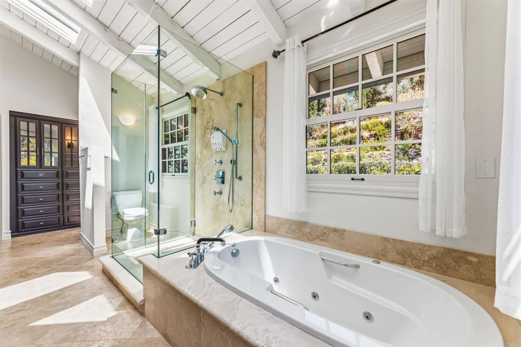 1060 Chantilly Road Los Angeles, CA 90077 - Photo 23 of 72 Gallery Image 23
