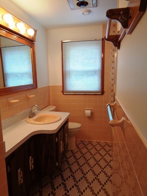39 Althea Road Randolph, MA 02368 - Photo 13 of 29 Gallery Image 13