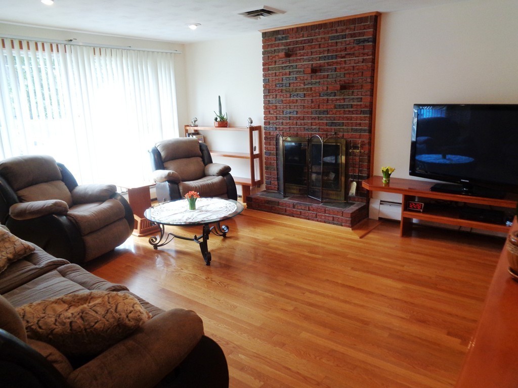 39 Althea Road Randolph, MA 02368 - Photo 4 of 29 Gallery Image 4