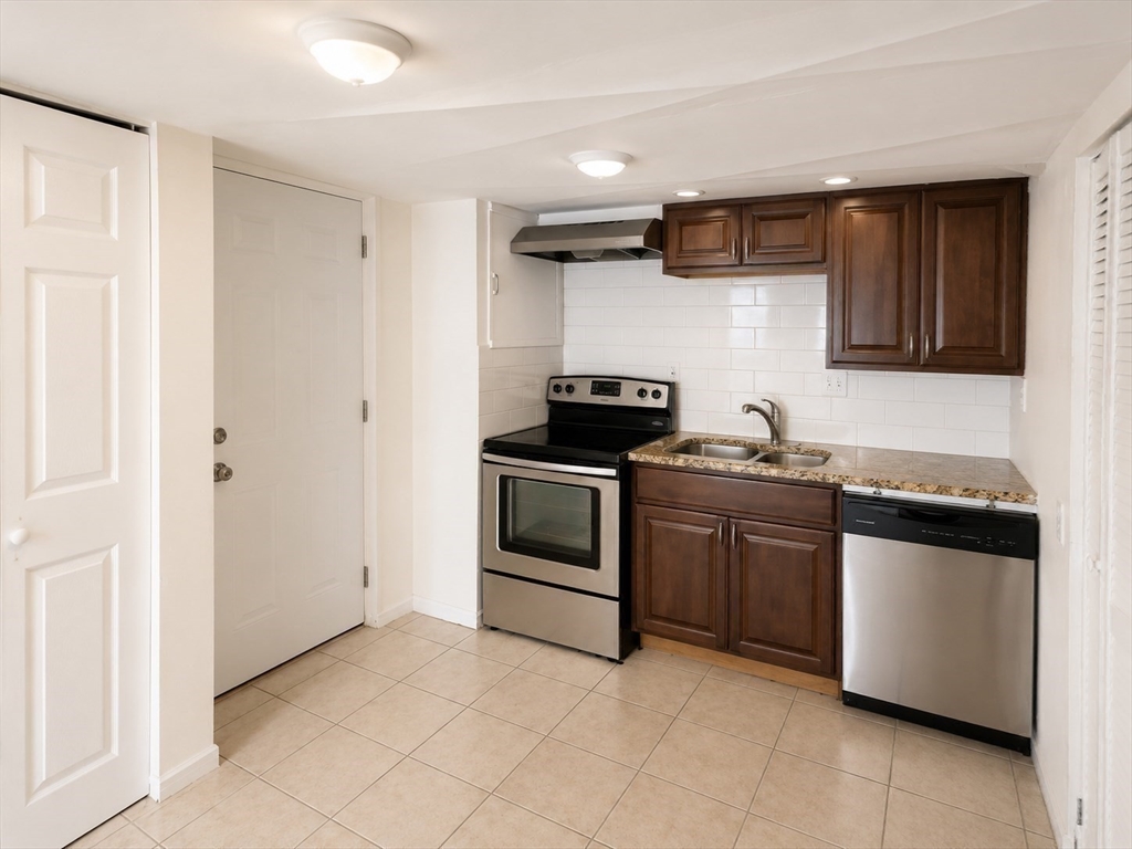 12 Platt Road Boston, MA 02135 - Photo 17 of 28
