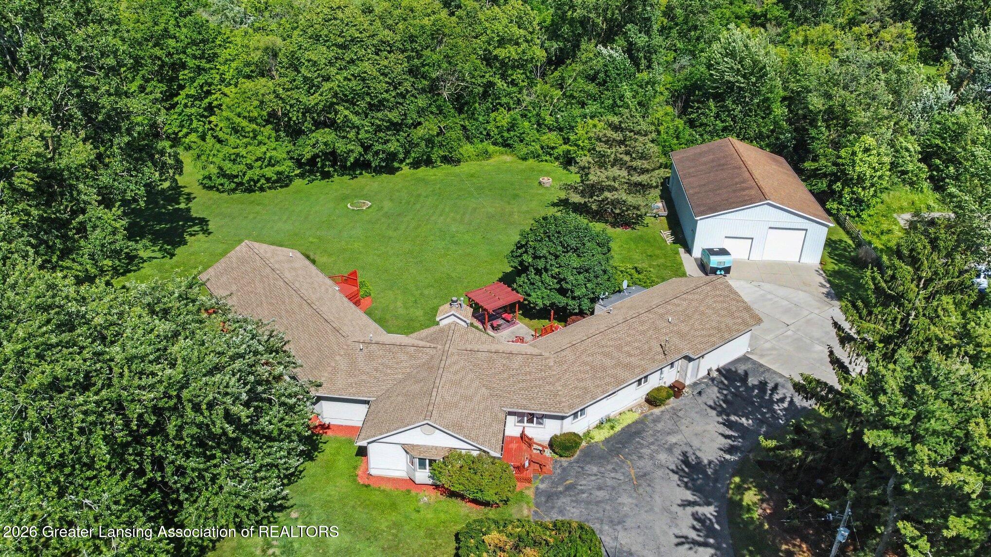 12092 Rupp Road Grand Ledge, MI 48837 - Photo 2 of 23 020_file_7792