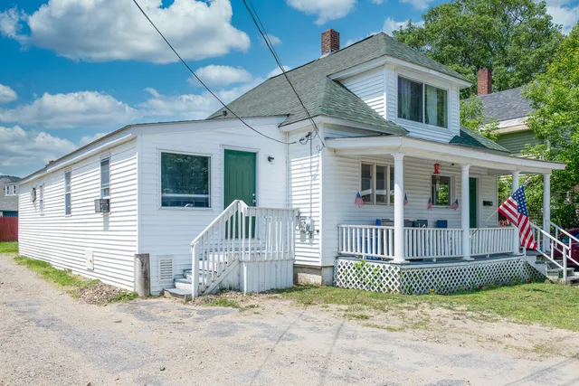 $145,000 | 10 Riverside Avenue, Mexico, ME 04257