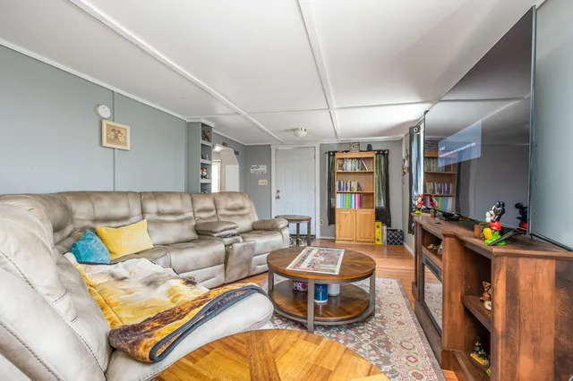 $145,000 | 10 Riverside Avenue, Mexico, ME 04257