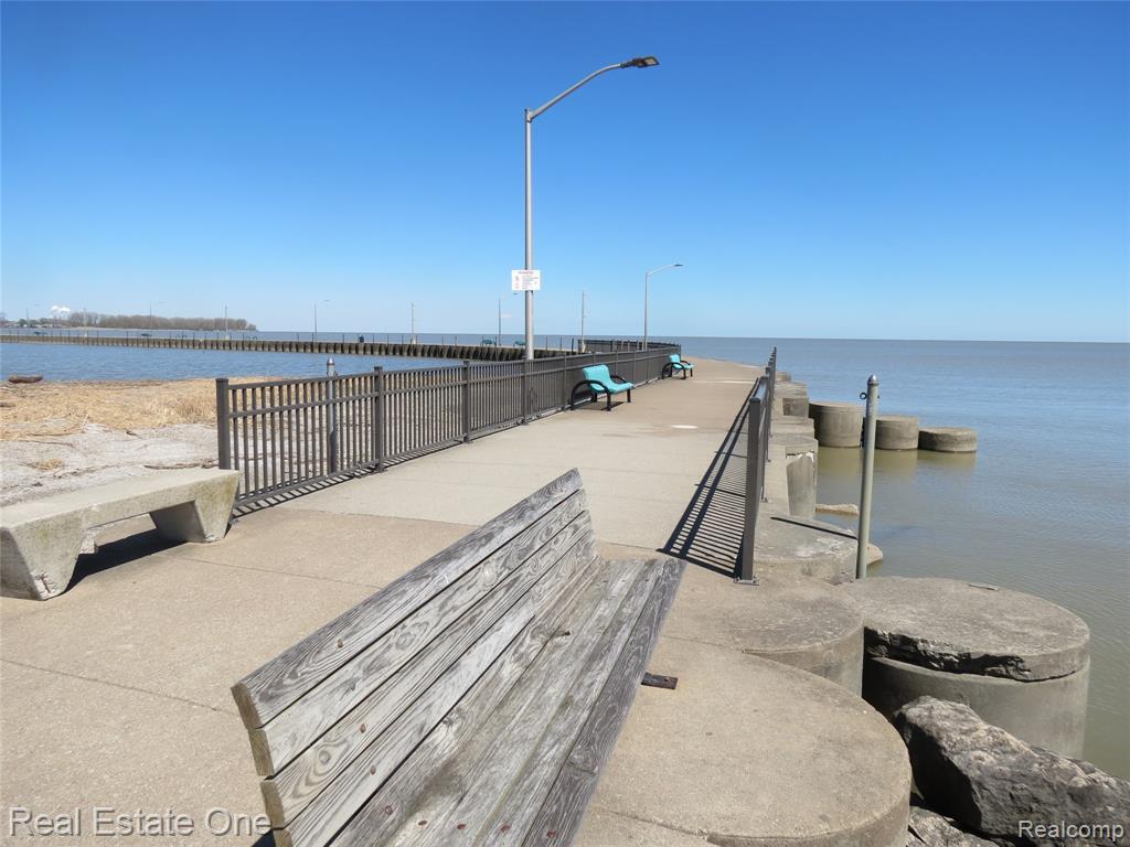 4583 Allen Cove Road Luna Pier, MI 48157 - Photo 22 of 61
