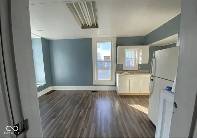 $695 | 529 West Washington Street, Unit 2, Shelbyville, IN 46176