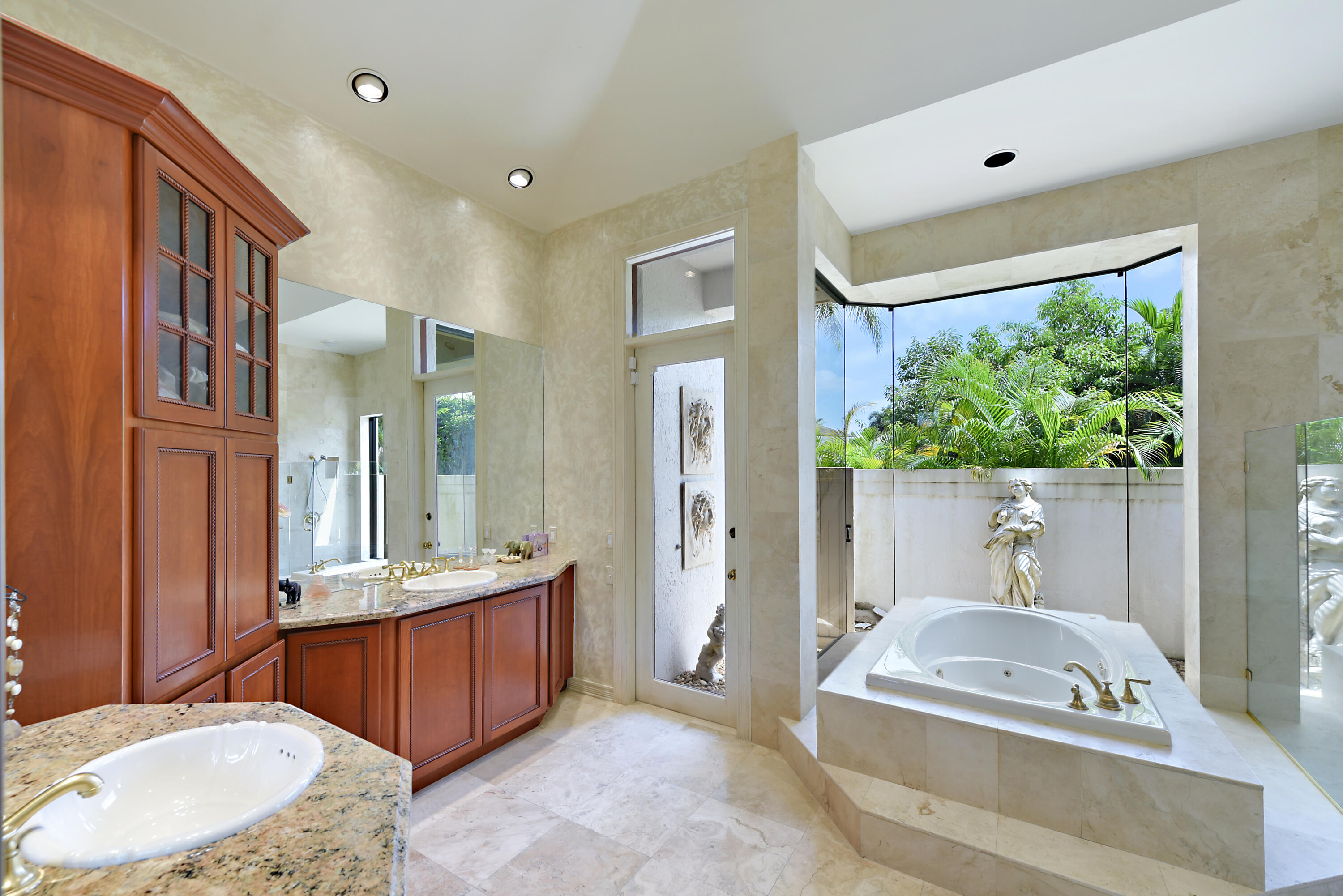 6923 Queenferry Circle Boca Raton, FL 33496 - Photo 13 of 82 primary bathroom