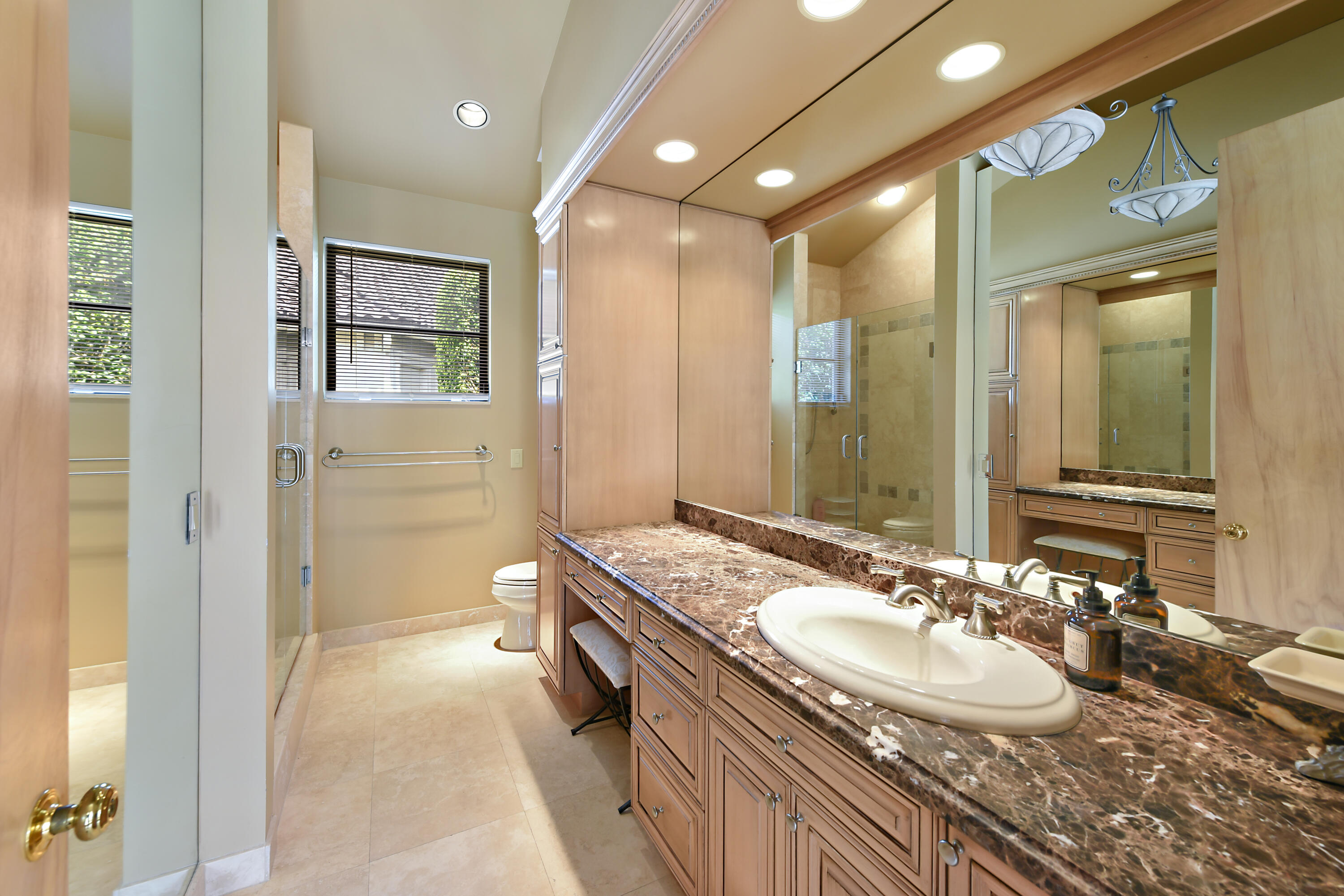 6923 Queenferry Circle Boca Raton, FL 33496 - Photo 16 of 82 en suite bathroom