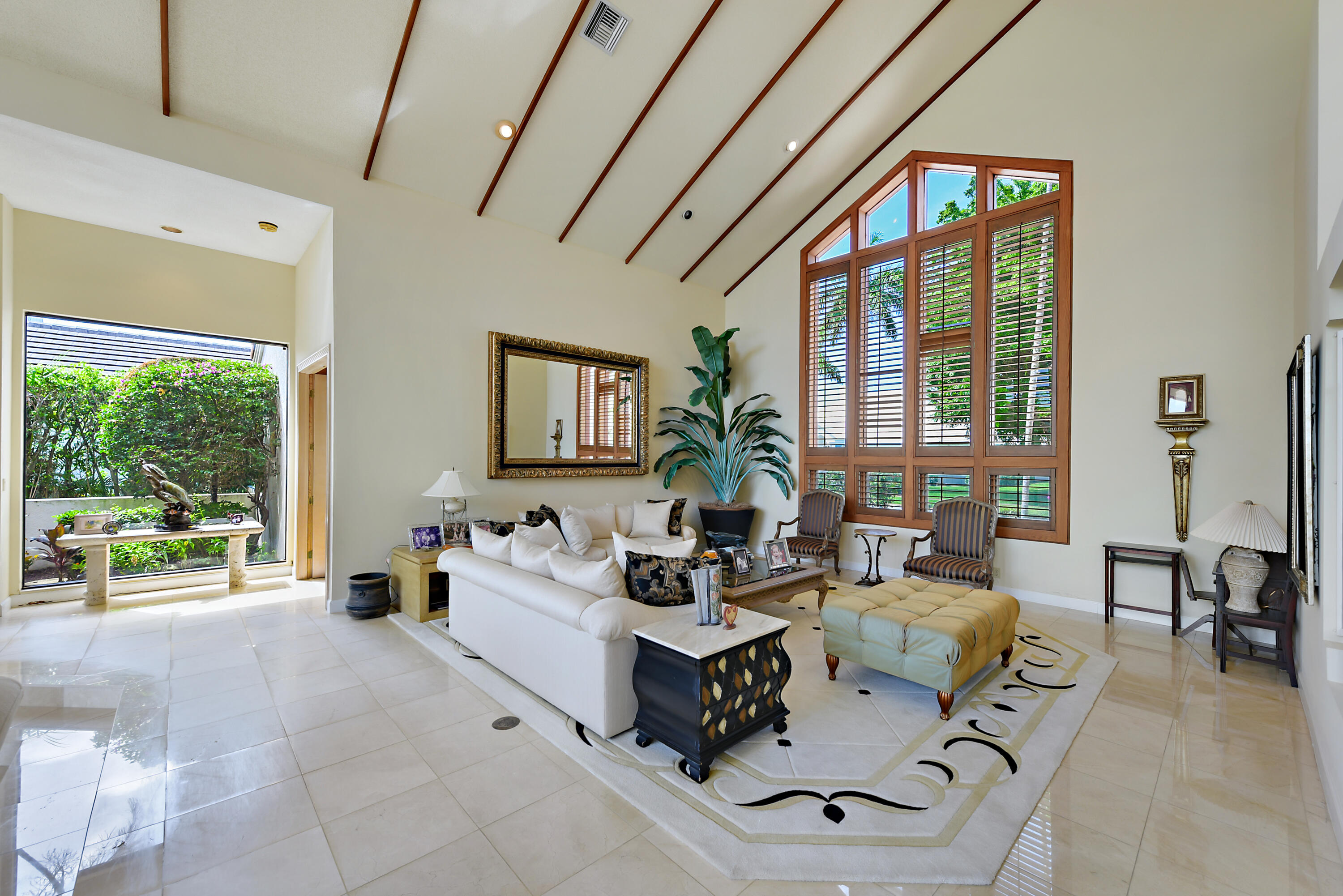 6923 Queenferry Circle Boca Raton, FL 33496 - Photo 4 of 82 living room