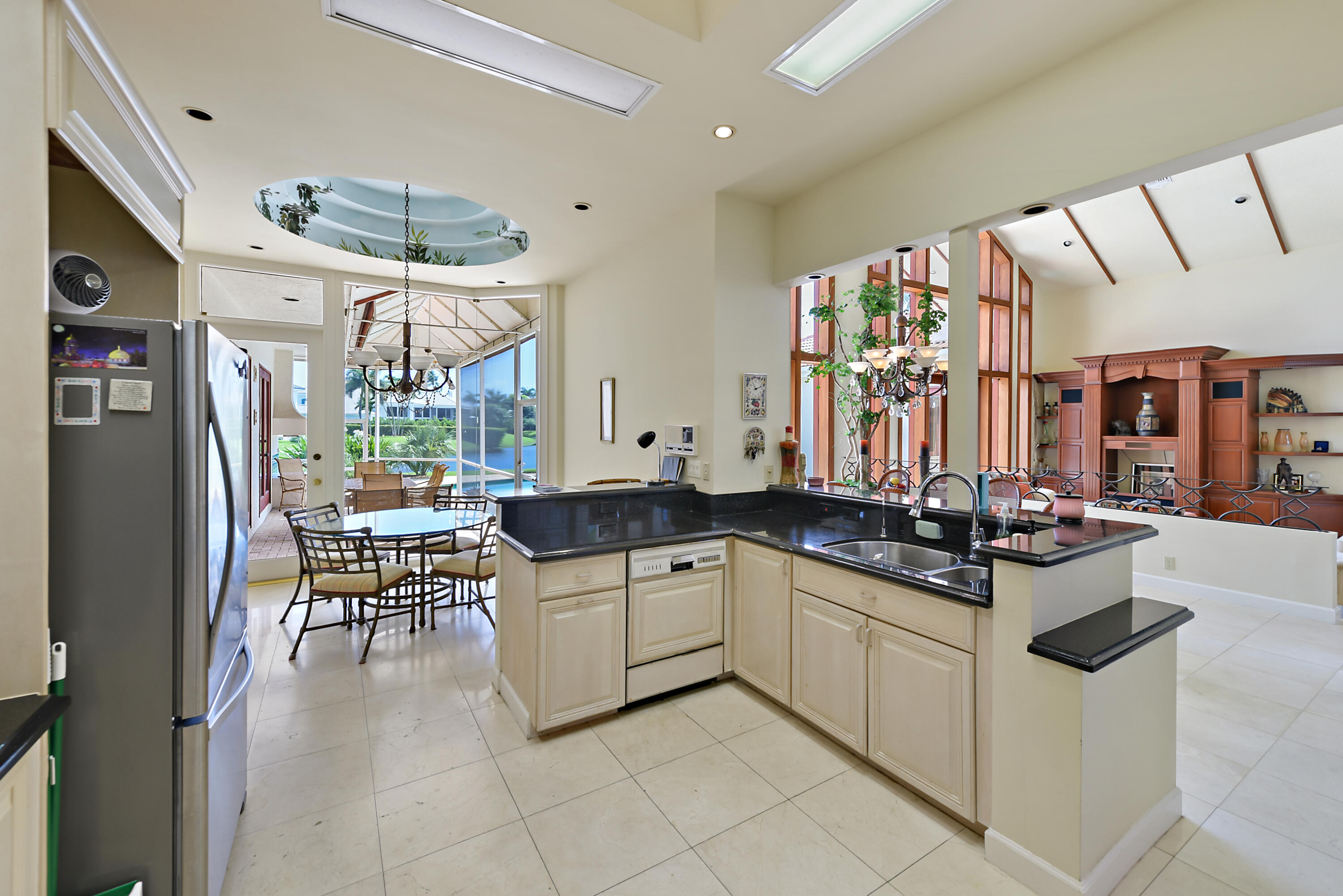 6923 Queenferry Circle Boca Raton, FL 33496 - Photo 8 of 82 kitchen
