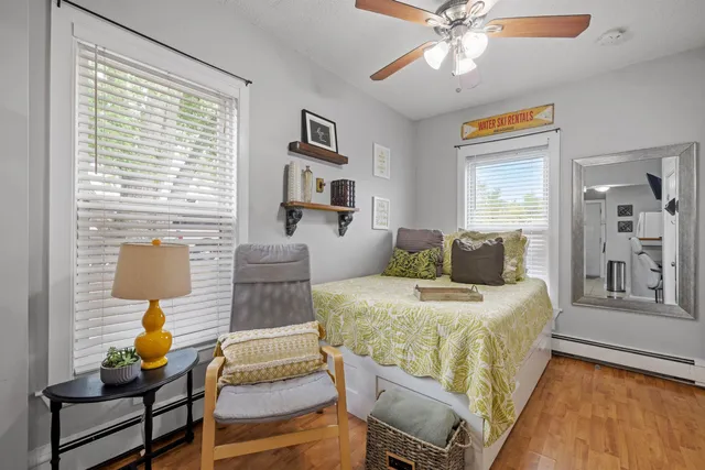 $1,899 | 792 Grove Street, Unit 4, Manchester, NH 03103