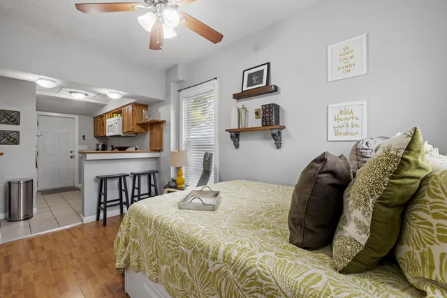 $1,899 | 792 Grove Street, Unit 4, Manchester, NH 03103