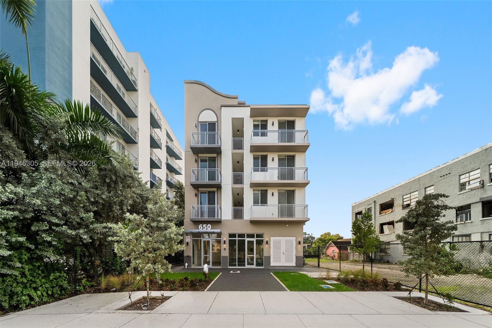 650 Southwest 1st Street, Unit 406 Miami, FL 33130 - Photo 21 of 33 a front view of a building