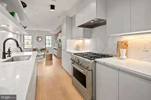 $885,000 | 330 16th Street Southeast, Unit 2, Washington, DC 20003