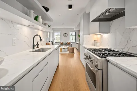 $885,000 | 330 16th Street Southeast, Unit 2, Washington, DC 20003