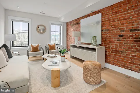 $885,000 | 330 16th Street Southeast, Unit 2, Washington, DC 20003