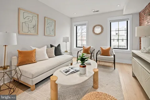 $885,000 | 330 16th Street Southeast, Unit 2, Washington, DC 20003