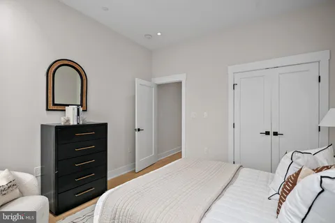 $885,000 | 330 16th Street Southeast, Unit 2, Washington, DC 20003