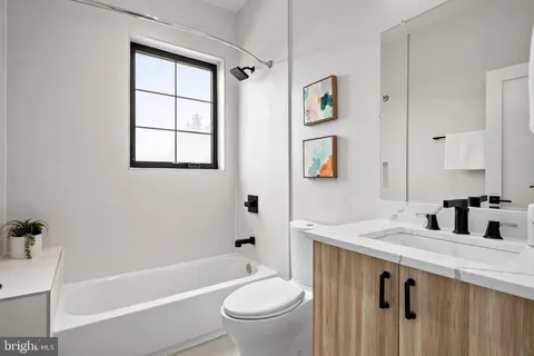 $885,000 | 330 16th Street Southeast, Unit 2, Washington, DC 20003