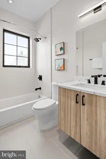 $885,000 | 330 16th Street Southeast, Unit 2, Washington, DC 20003