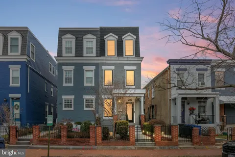 $885,000 | 330 16th Street Southeast, Unit 2, Washington, DC 20003