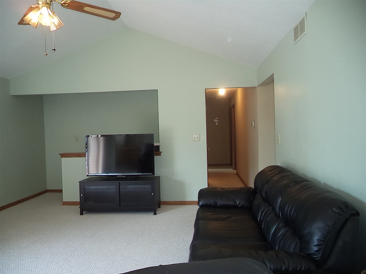 6333 Upper Ridge Way Roscoe, IL 61073 - Photo 14 of 24 Gallery Image 14