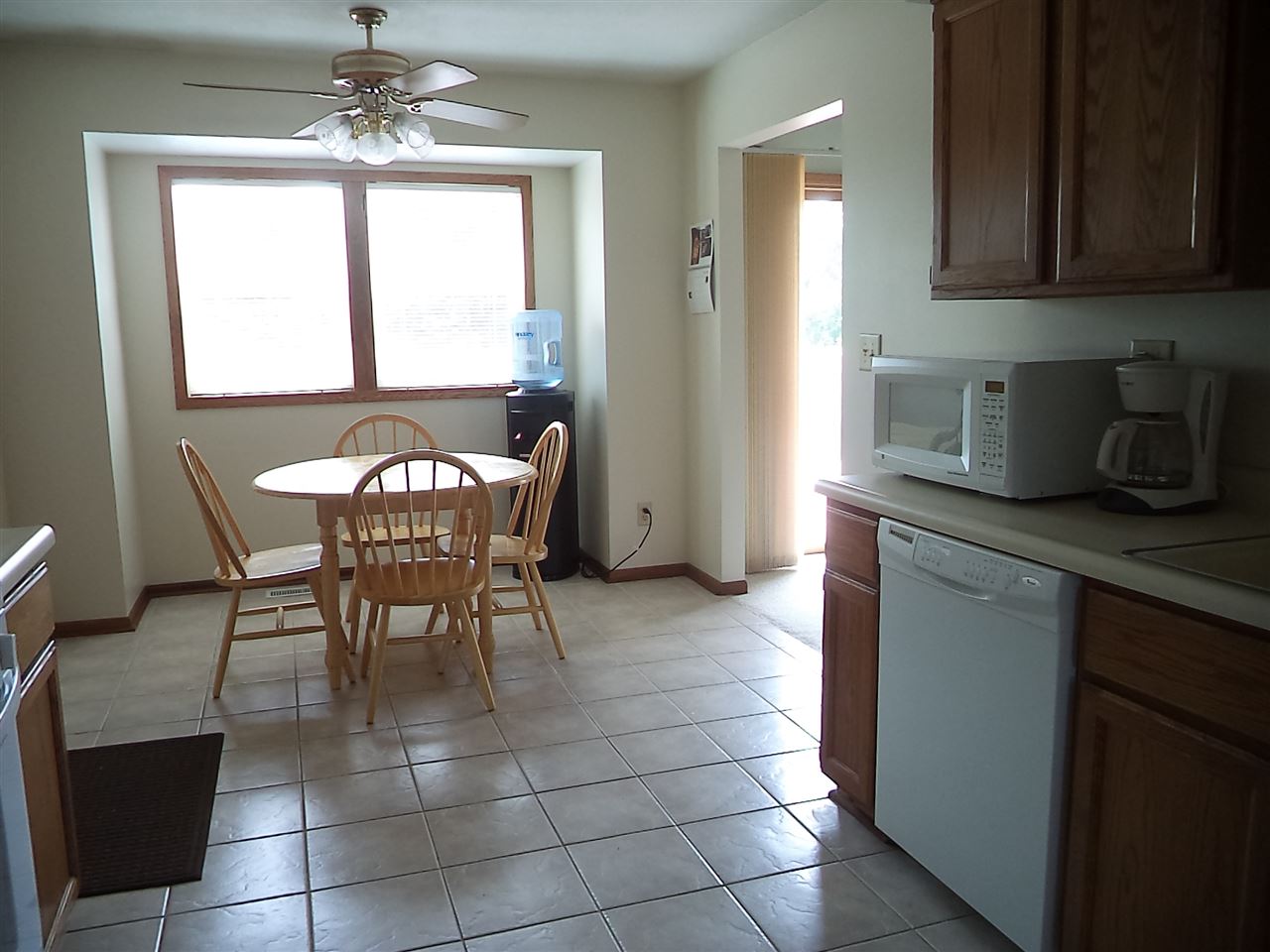 6333 Upper Ridge Way Roscoe, IL 61073 - Photo 9 of 24 Gallery Image 9
