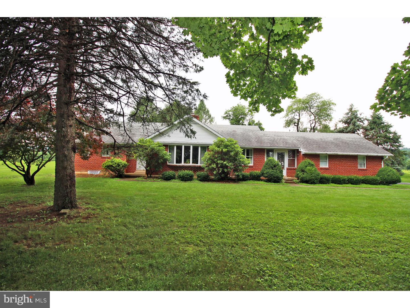 833 Sherers Hill Road Riegelsville, PA 18077 - Photo 1 of 25