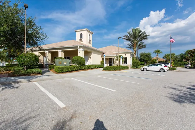 $555,000 | 5461 Barbados Square, Vero Beach, FL 32967