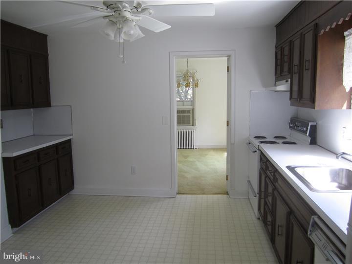 23 Edgewood Road Yardley, PA 19067 - Photo 8 of 24 Gallery Image 8
