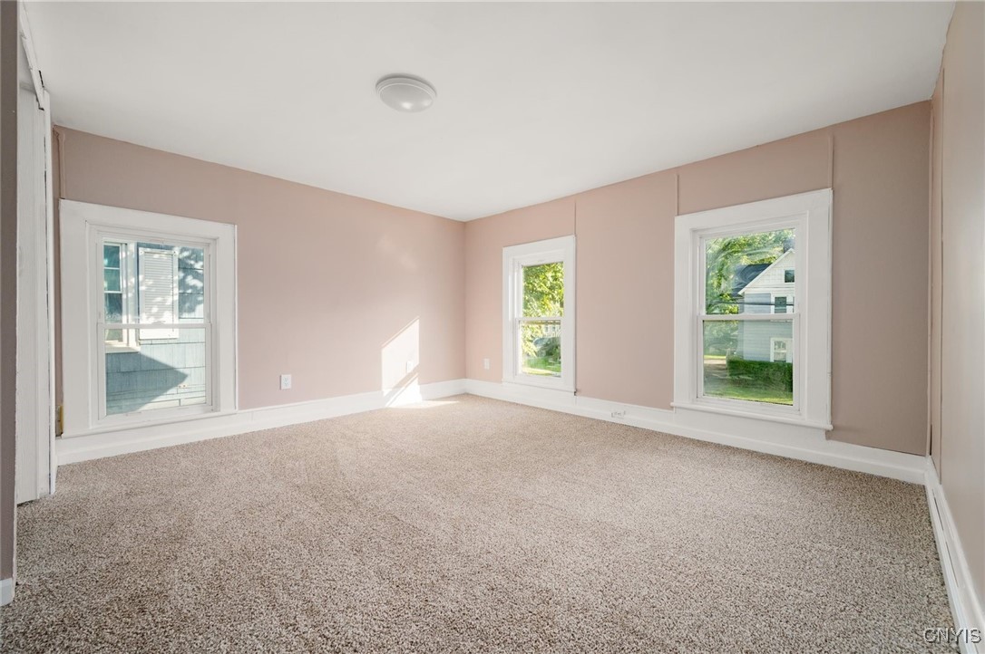 136 Osborne Street Auburn, NY 13021 - Photo 24 of 37