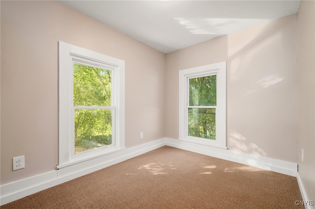 136 Osborne Street Auburn, NY 13021 - Photo 27 of 37