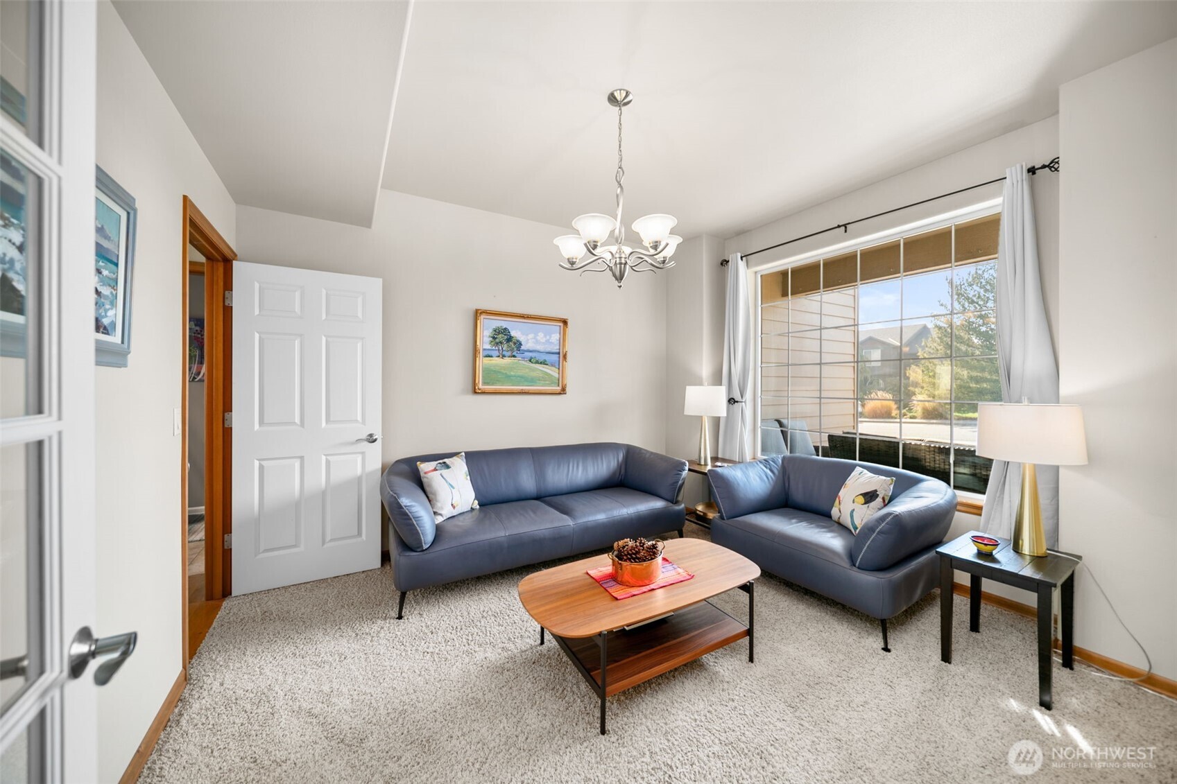 194 Lilly Lane Wenatchee, WA 98801 - Photo 6 of 37 a living room with furniture and a large window