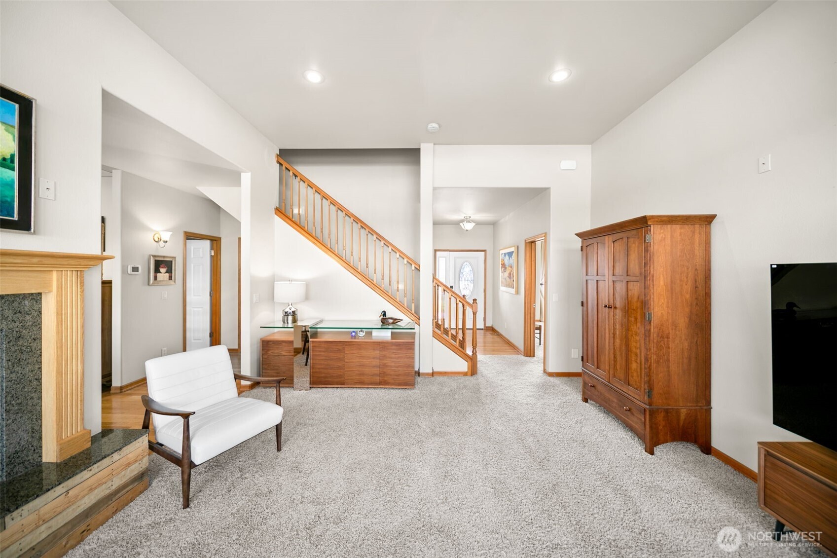 194 Lilly Lane Wenatchee, WA 98801 - Photo 10 of 37 a view of a livingroom with furniture and a flat screen tv