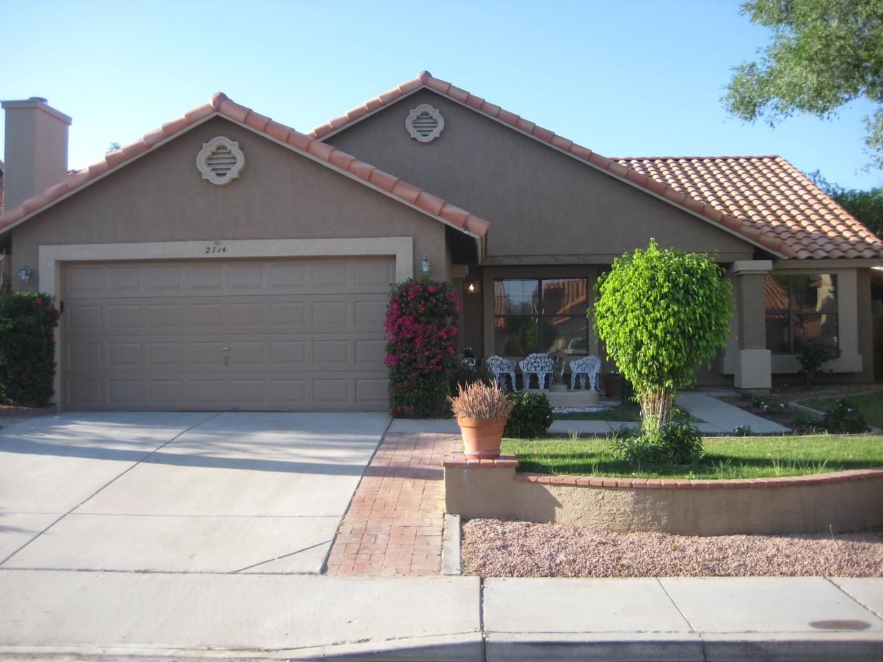 2714 East Rockledge Road Phoenix, AZ 85048 - Photo 2 of 27 Front 2