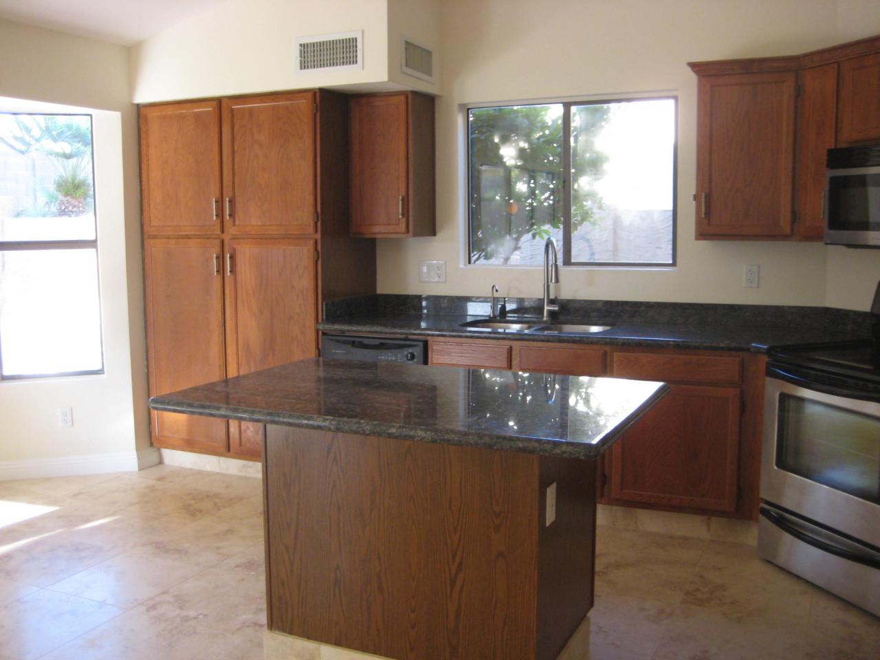 2714 East Rockledge Road Phoenix, AZ 85048 - Photo 4 of 27 Kitchen island
