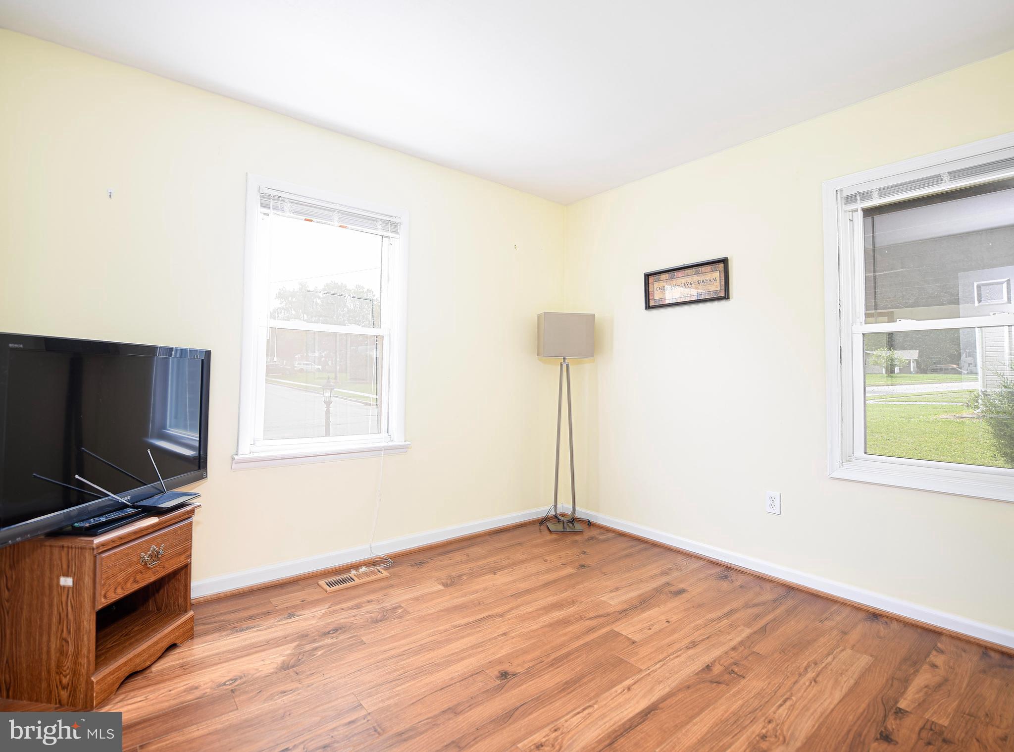 323 Walgrove Road Reisterstown, MD 21136 - Photo 17 of 26 2nd bedroom