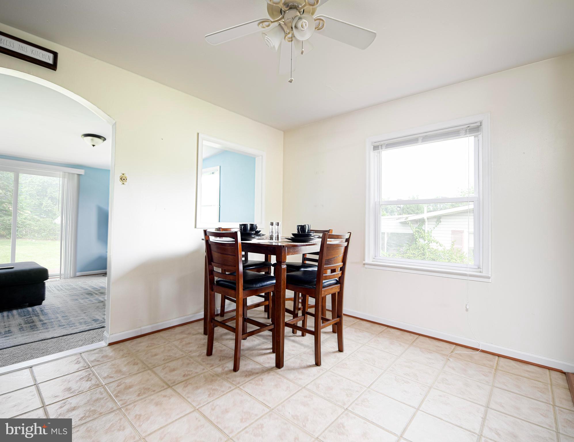 323 Walgrove Road Reisterstown, MD 21136 - Photo 10 of 26 Eat-in table area