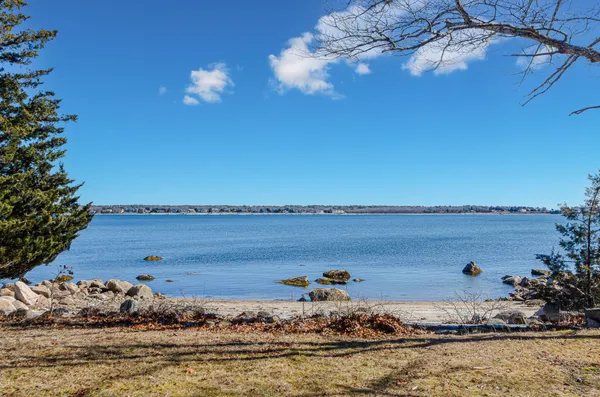 $899,950 | 16 Spinnaker Lane, Marion, MA 02738