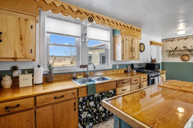 $525,000 | 678 Milan Road, Milan, NH 03588