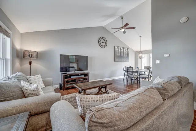 $519,000 | 1126 Starlite Court, Naperville, IL 60564