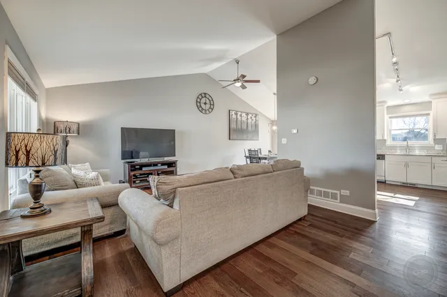 $519,000 | 1126 Starlite Court, Naperville, IL 60564